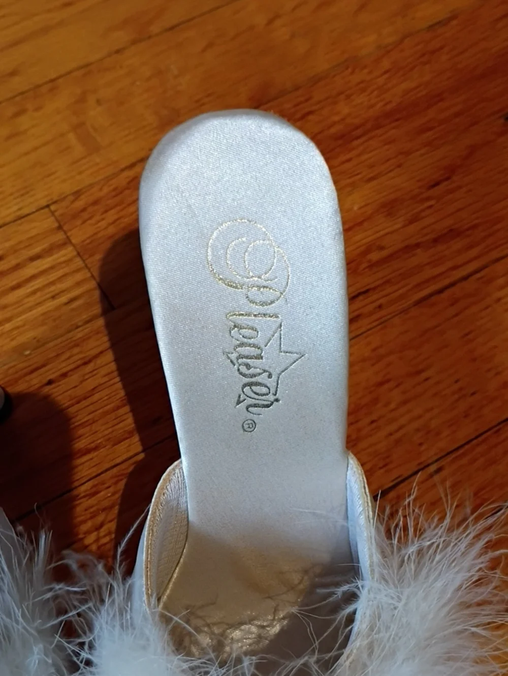 Pleaser Super Rare New White Maribou Size 7